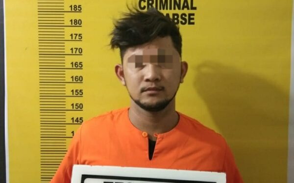 Tim Opsnal Polsek Payung Sekaki Tangkap Pengedar sabu Diparkiran