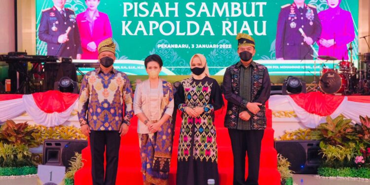Malam Pisah Sambut Kapolda Riau Irjen M Iqbal Ucapkan Terimakasih Kepada Irjen Agung