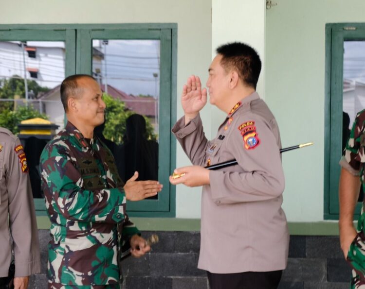 Jalin Sinergitas Kapolda Riau M Iqbal Silaturahmi Ke KOREM 031/WB