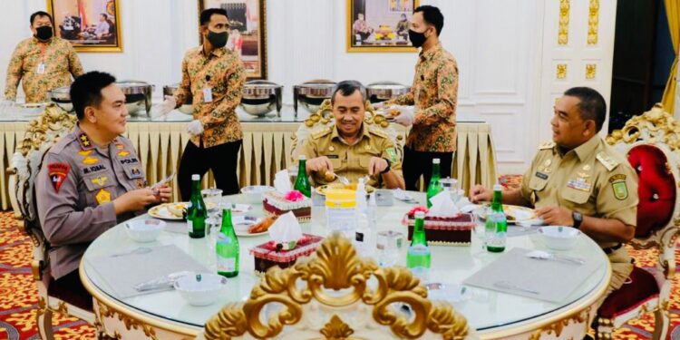Silaturahmi Kapolda Riau M Iqbal Disambut Baik Gubernur H Syamsuar