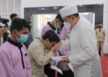Gelar Yasinan dan Do’a Bersama Kapolda Riau Berikan Santunan Anak Yatim Piatu dan Office Boy