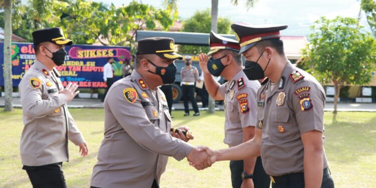 Sebanyak 61 Personel Jajaran Polres Kampar Naik Pangkat