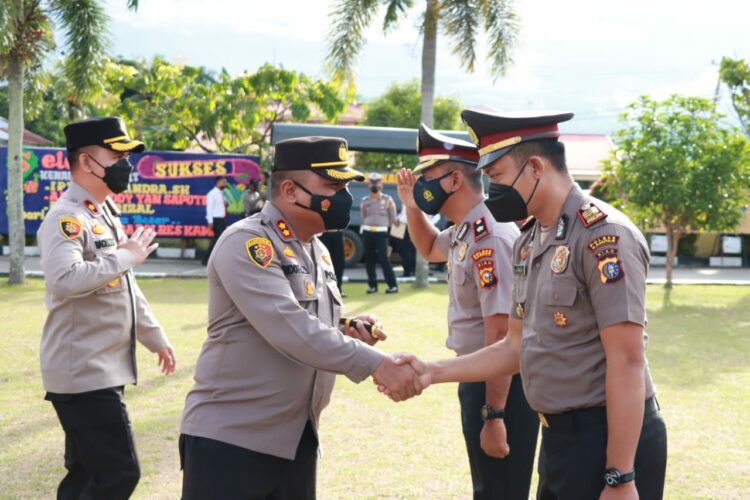 Sebanyak 61 Personel Jajaran Polres Kampar Naik Pangkat