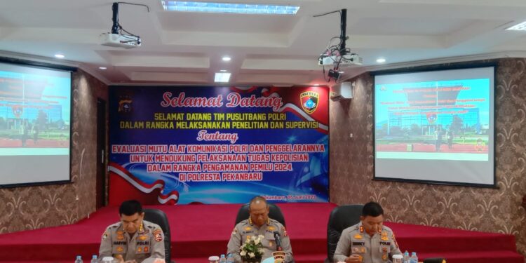 Puslitbang Polri Lakukan Penelitian di Polresta Pekanbaru Terkait Evalusi Mutu Alat Komunikasi Polri