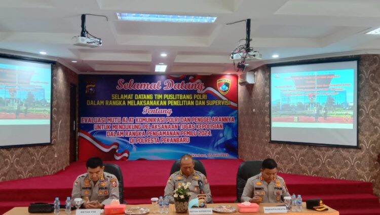 Puslitbang Polri Lakukan Penelitian di Polresta Pekanbaru Terkait Evalusi Mutu Alat Komunikasi Polri