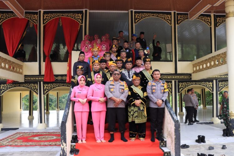 Lepas Kapolres Kampar, Ninik Mamak Kampar Gelar Salam Perpisahan