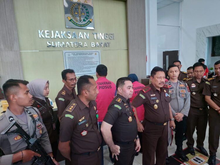 Penyidik Kejati Sumbar Kembali Tahan 3 Tersangka Kasus Korupsi