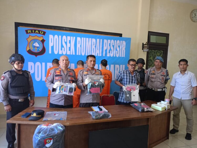 Polsek Rumbai Pesisir Melakukan Penangkapan Pencurian di komplek Hibrida