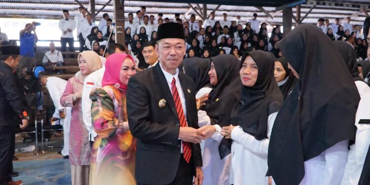 Bupati Rohil Serhakan 995 SK PPPK Guru dan Tenaga Teknis Formasi Tahun 2022