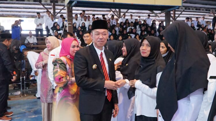 Bupati Rohil Serhakan 995 SK PPPK Guru dan Tenaga Teknis Formasi Tahun 2022