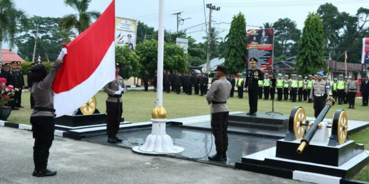 Kapolres Kampar Ambil Alih Pimpin Upacar Upacara Hut RI Ke-78 Tahun