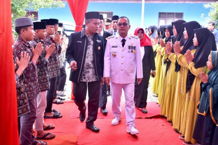 Di Hari Hut RI ke-78 Sebanyak  23 Panti Asuhan di Kampar Terima Santunan dari Pj Bupati Kampar
