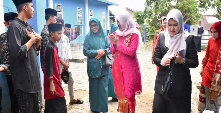 Usai Upacara 17 Agustus ke-78, Pj TP PKK Kampar Drg Yusi Prastiningsi Kunjungi Panti Asuhan di Bangkinang