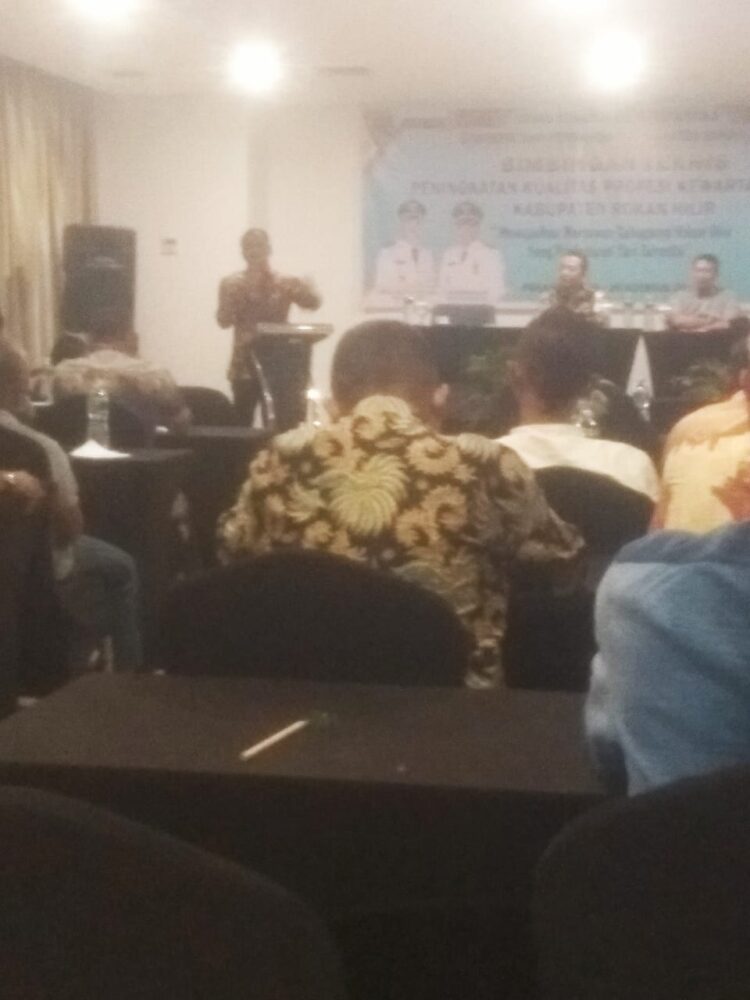 KRISMANTO KETUA FRAKSI PDIP DPRD ROHIL ANGGARKAN DANA POKIR GELAR ACARA BIMBINGAN TEKNIS PENINGKATAN KUALITAS WARTAWAN ROHIL