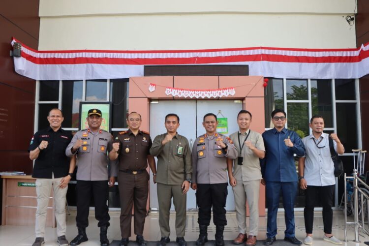 Wujudkan Sinergitas, HUT MA RI Ke 78, Kapolres Rohul Beri Kejutan Dan Suprise Pada Ketua PN Pasir Pangaraian