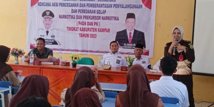 Satresnarkoba Polres Kampar Gelar Sosialisasi P4GN&PN di SMAN 1 Salo
