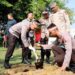 Kapolresta Pekanbaru, Melakukan Penanaman Ribuan Bibit Pohon