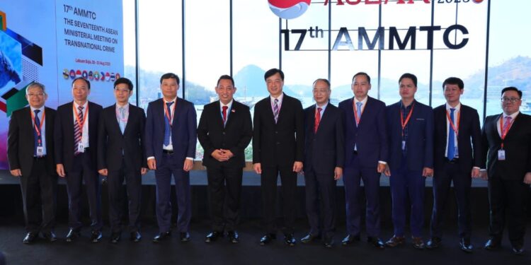 Pertemuan AMMTC ke-17 di Labuan Bajo, Gerbang Polri dan ASEAN Jaga Kawasan dari Kejahatan Transnasional