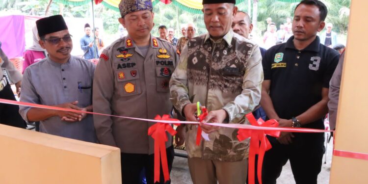 Kapolres Siak AKBP Asep Sujarwadi Resmikan Posko Kampung bebas dari Narkoba