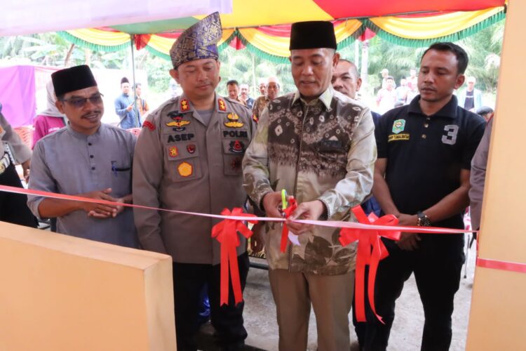 Kapolres Siak AKBP Asep Sujarwadi Resmikan Posko Kampung bebas dari Narkoba