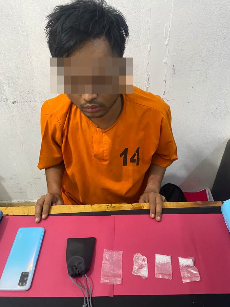 Satnarkoba Polres Pelalawan Sikat Pelaku Diduga Pengedar Shabu Shabu