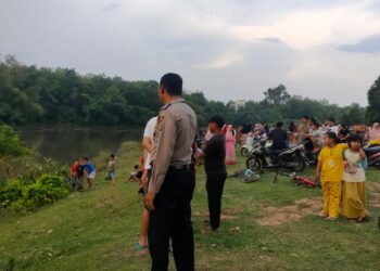 Pekerja Turap di Desa Penyasawan Tenggelam di Sungai Kampar