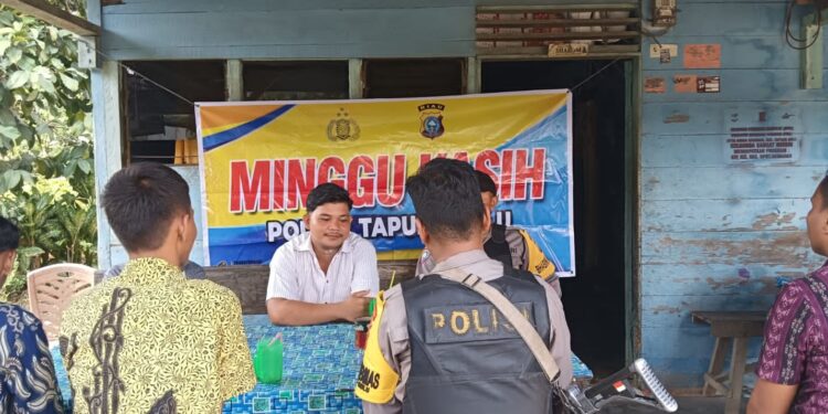 Personil Polsek Tapung Hulu Sambangi Jemaat GPDI Rimba Beringin