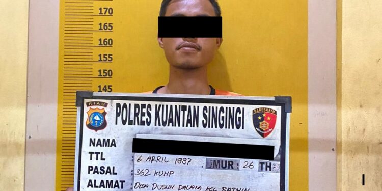 Seorang Pemuda Diamankan Satreskrim Polres Kuansing Diduga Tindak Pidana Pencurian Sepeda Motor Di Terminal Teluk Kuantan