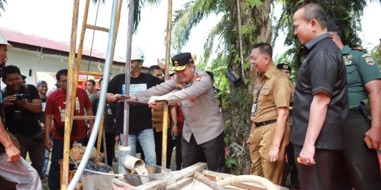 Polda Riau Berikan 23 Bantuan Sumur Bor dan 15 Pompa Air