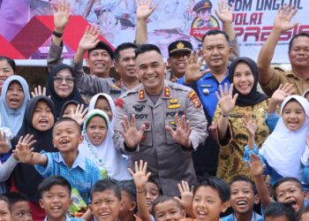 Kapolres Inhu Bacakan Dongeng Untuk Anak SD