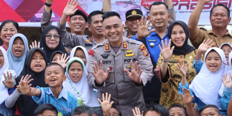 Kapolres Inhu Bacakan Dongeng Untuk Anak SD