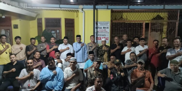 Polri Hadir Ditengah Masyarakat, Kapolsek Payung Sekaki Sambangi Warga