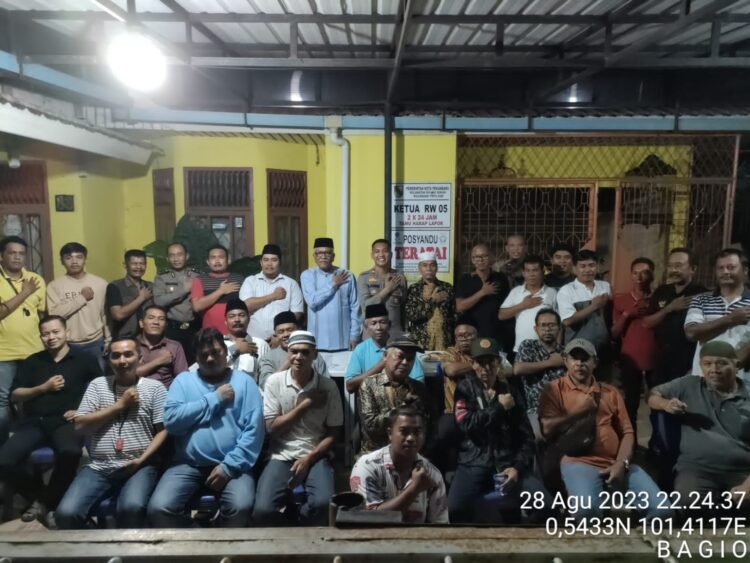 Polri Hadir Ditengah Masyarakat, Kapolsek Payung Sekaki Sambangi Warga