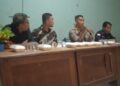 Kapolsek Payung Sekaki Hadiri Acara Pertemuan Forum RT/RW Kelurahan Labuhbaru Barat