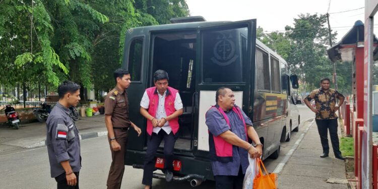 PENETAPAN 3 ORANG TERSANGKA DUGAAN TIPIKOR ATLETIK STADION UTAMA KUANSING