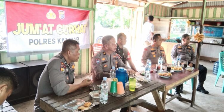 Kasat Binmas Tanggapi Langsung Keluhan Warga Kelurahan Pasir Sialang