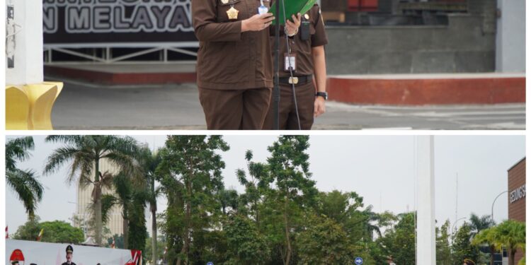 Asisten Pengawasan Kejaksaan Tinggi Riau Penerima Apel Kerja Pagi