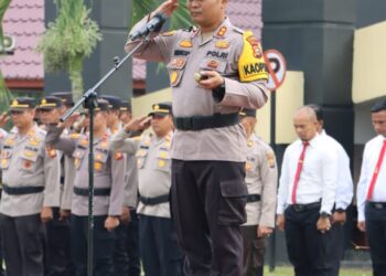 Kapolres Kuansing AKBP. Pangucap Priyo Soegito. S.I.K, M.H Memimpin Apel Gelar Pasukan Operasi Zebra Lancang Kuning 2023 Di Polres Kuansing