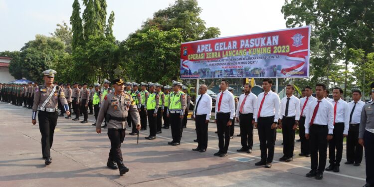 Kapolres Inhu Pimpin Apel Gelar Pasukan Operasi Zebra Lancang Kuning 2023