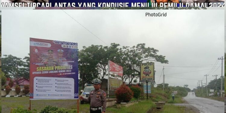 Pelalsanaan Ops Zebra LK 2023, Unit Lantas Polsek Tandun Pasang Spanduk