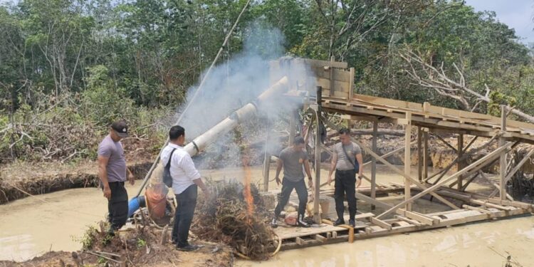 Polsek Benai,Membakar 6 Rakit PETI Diwilayah Hukum Polsek Benai 