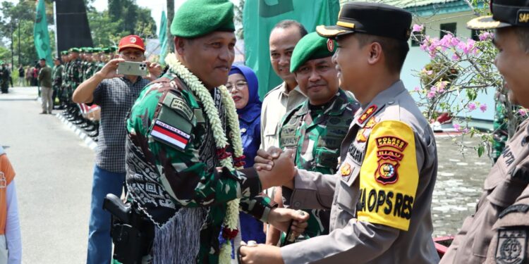 Kapolres Kampar, Sambut Satgas Pamtas RI-PNG Batalyon 132/BS di Mako Yonif 132/ BS Salo