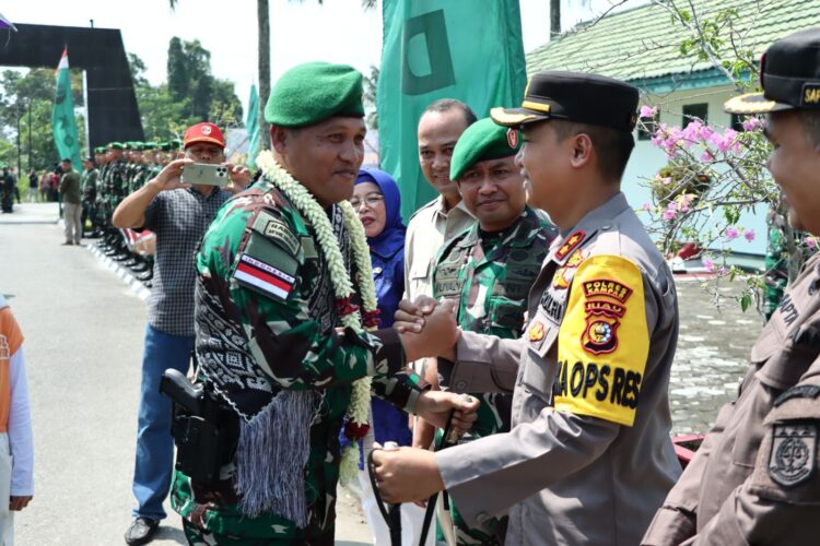Kapolres Kampar, Sambut Satgas Pamtas RI-PNG Batalyon 132/BS di Mako Yonif 132/ BS Salo
