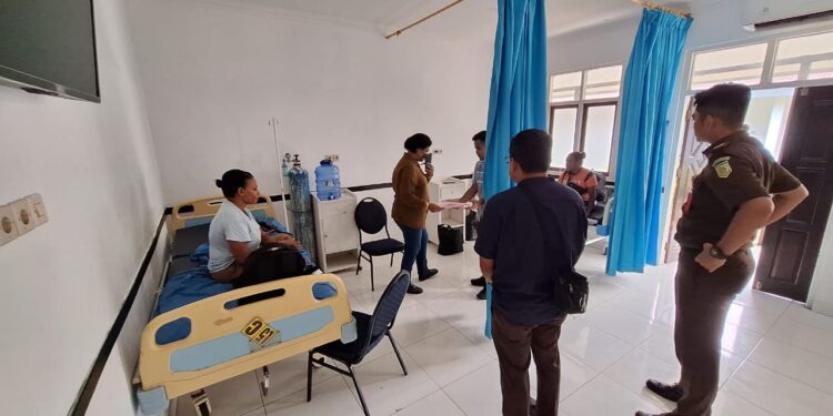 KEJAKSAAN TINGGI PAPUA BARAT MELAKUKAN PENAHANAN TERHADAP TERSANGKA YMF