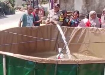 Kapolda Kepulauan Bangka Belitung menyuplai Air Bersih Utuk Masyarakat Kota Pangkalpinang