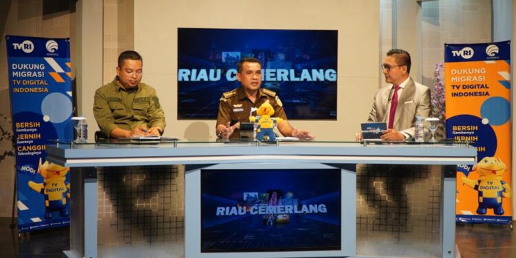 Koordinator bidang Tindak Pidana Khusus Kejaksaan Tinggi Riau menjadi Narasumber dalam Program Dialog Interaktif Riau Cemerlang