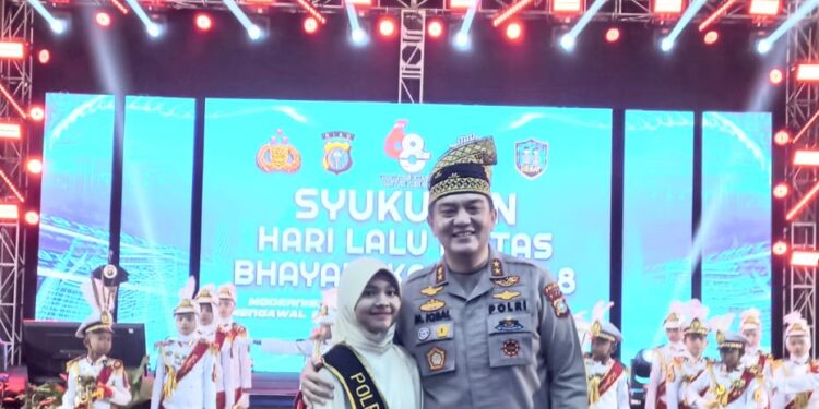 Wakili Satlantas Polresta Pekanbaru, 2 Pelajar Raih Juara Lomba Puisi