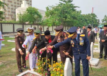 Upacara Ziarah Nasional Dalam Rangka HUT TNI ke – 78 Tahun 2023
