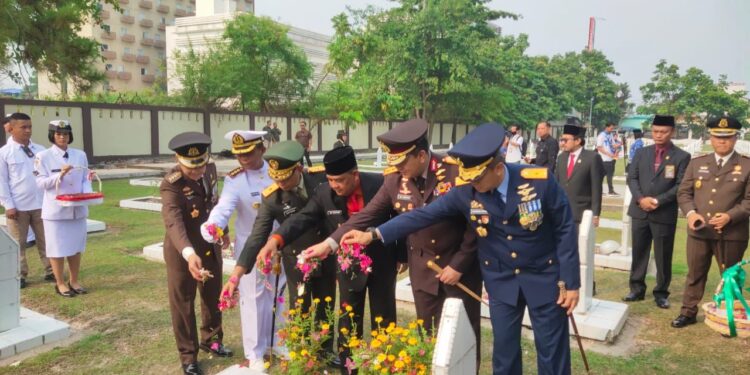 Upacara Ziarah Nasional Dalam Rangka HUT TNI ke – 78 Tahun 2023