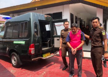 Kejati Riau Serahkan Tersangka dan Barang Bukti ke Kejari Inhu